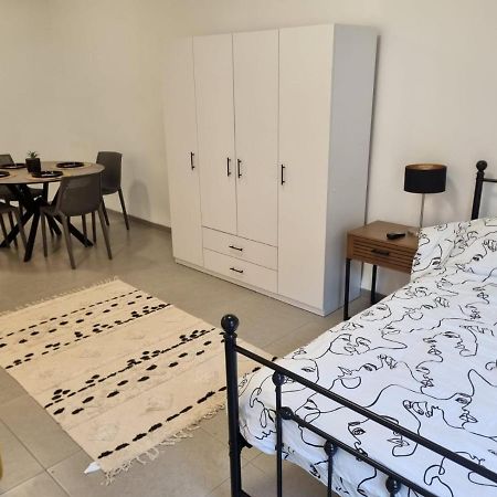 Luxury 2-Room Suite In The Center Of Downtown ไฮฟา ภายนอก รูปภาพ